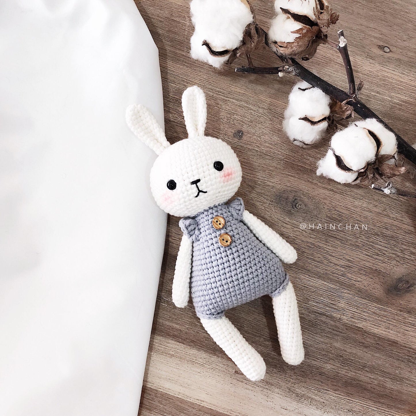 Lucy the Bunny - Detailed Amigurumi Crochet Pattern by Hainchan, Instant PDF Download