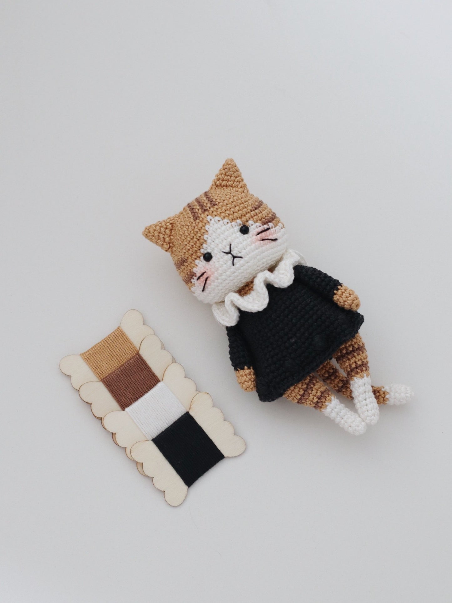 Sassy the Tabby Cat (Full Body + Keychain) Crochet Pattern by Hainchan - Digital PDF Download