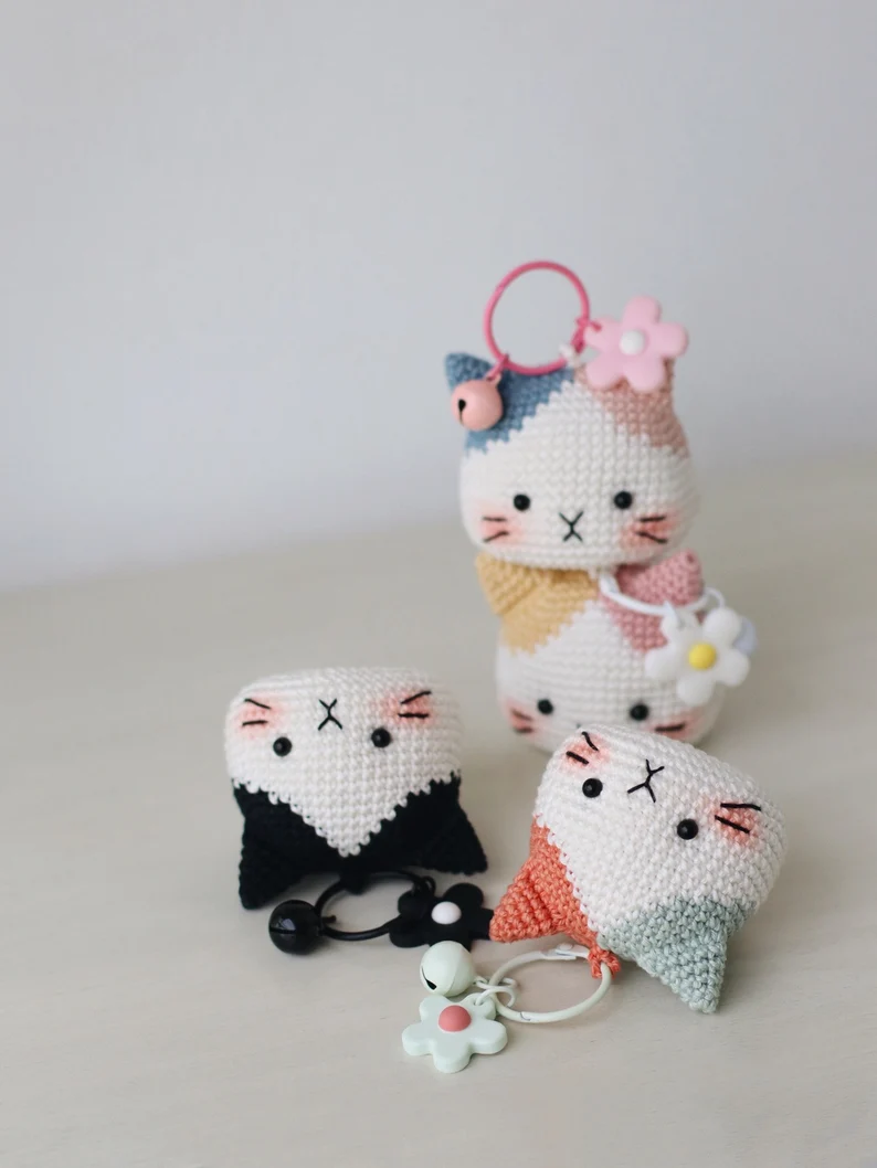 Digital Cat Keychain Pattern – Instant Download DIY Amigurumi Pattern in PDF File | Cute Crochet Pattern Ideas